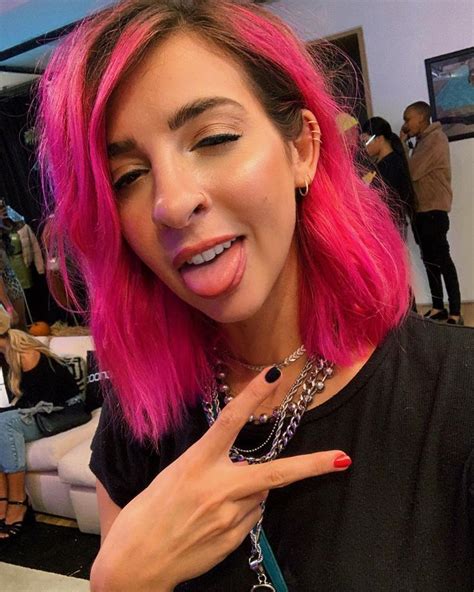 Gabbie Hanna (@gabbiehanna) • Instagram photos and videos